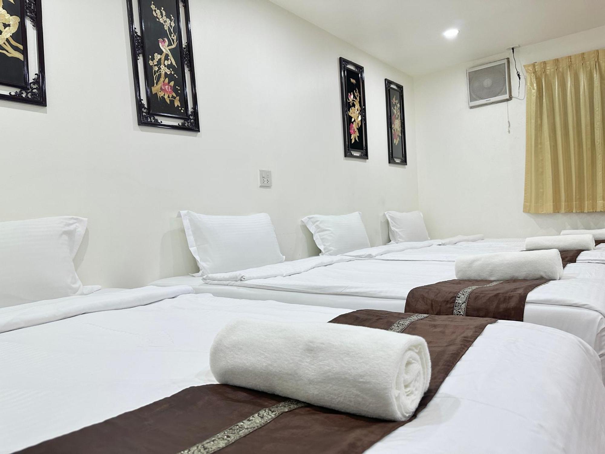 Longzhu Guesthouse Bangkok Exterior photo