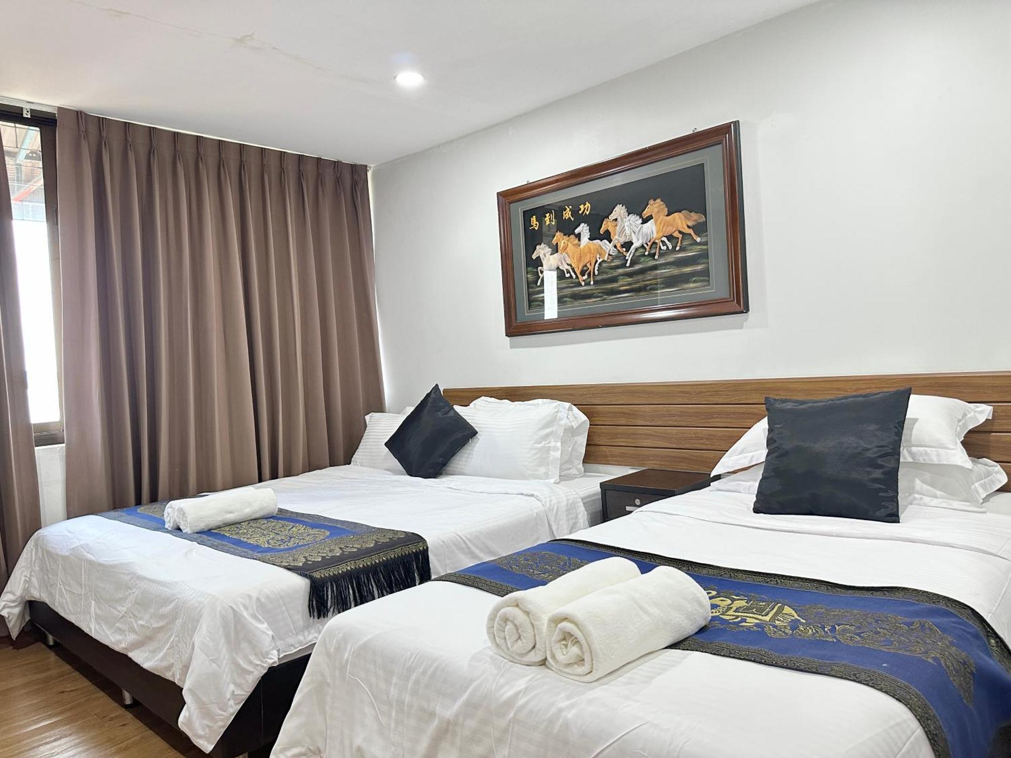 Longzhu Guesthouse Bangkok Exterior photo